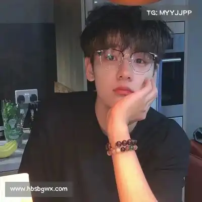 龙含雅